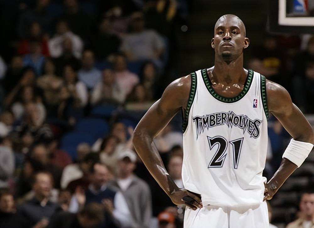 湖人詹姆斯关键封盖锁定胜局（詹姆斯制胜封盖助湖人拿下胜利）