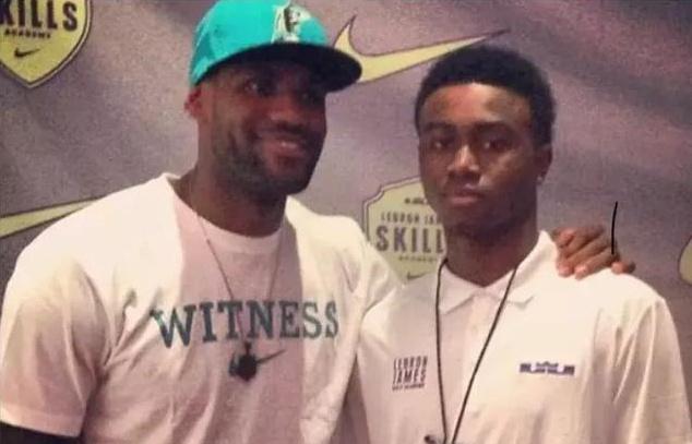 巴媒：米兰已表达对乌戈-索萨的兴趣，科林蒂安正在等待报价（巴媒称米兰有意乌戈-索萨，科林蒂安等待正式报价）