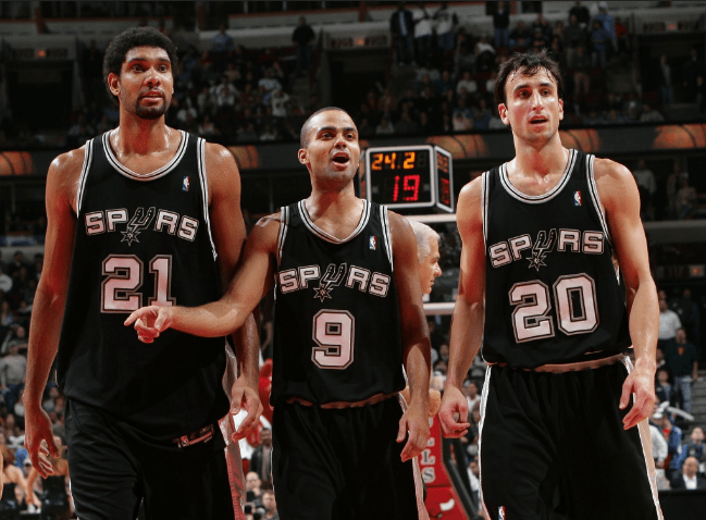 西甲前瞻：皇马重返伯纳乌，塞尔塔作客不会轻易缴械（西甲前瞻：皇马回归伯纳乌，塞尔塔客场誓不言弃）